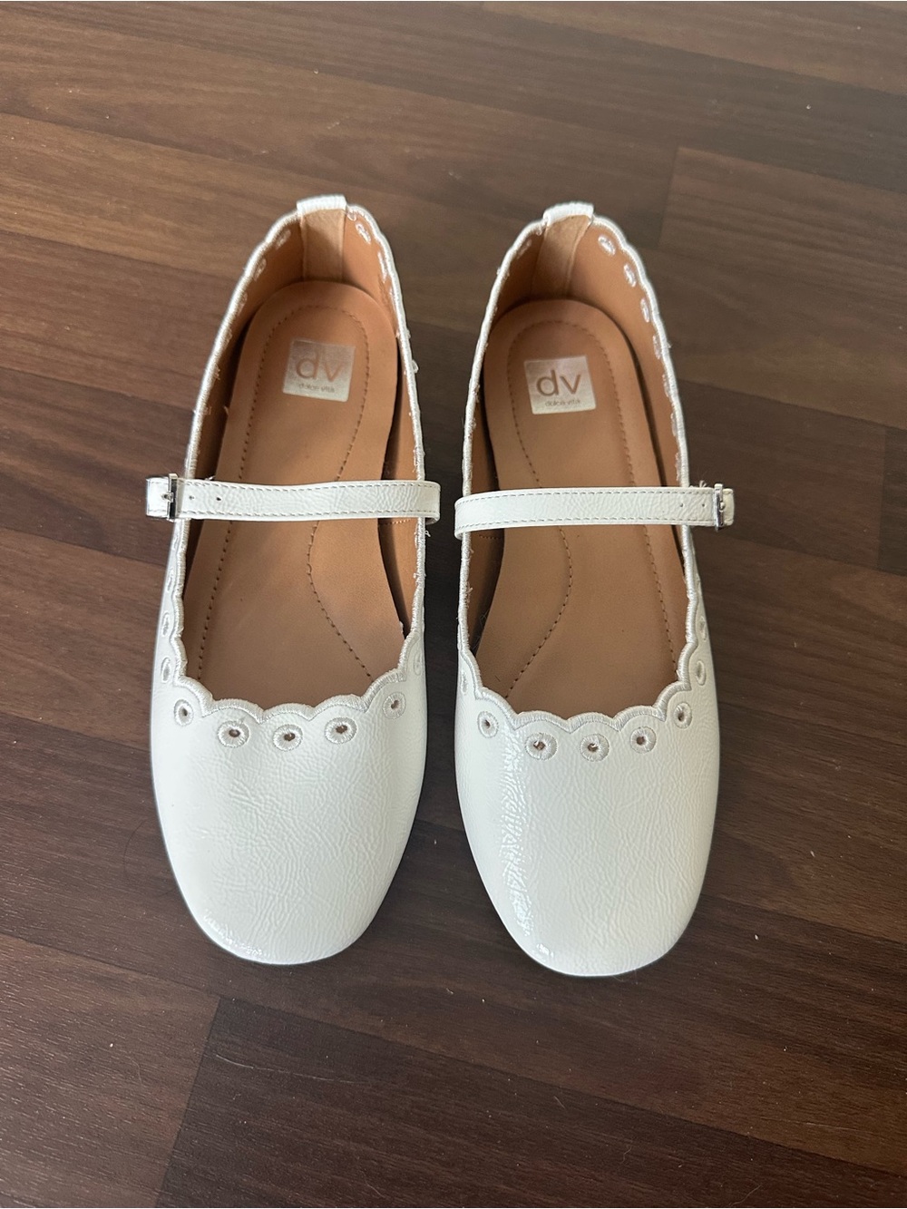 Dolce Vita Girls White Scalloped Mary Jane Flats size 4